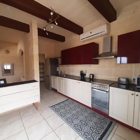 Sunsets Farmhouse, Gozo Tatil Evi Nadur