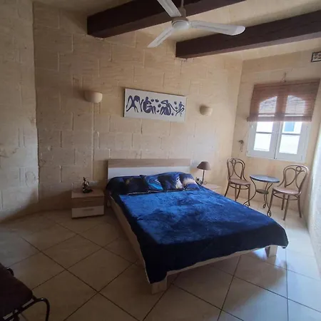 Sunsets Farmhouse, Gozo 度假居 纳杜尔