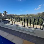 Sunsets Farmhouse, Gozo Надур