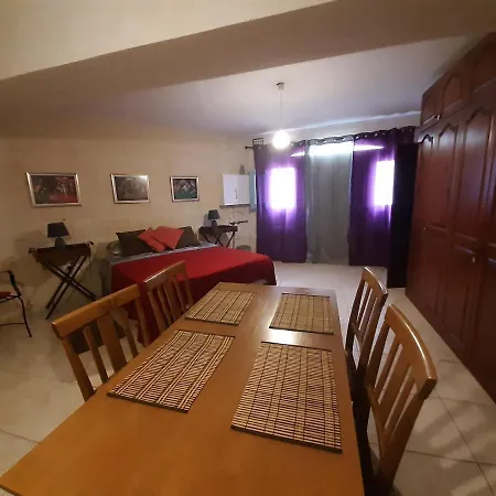 Sunsets Farmhouse, Gozo Дом отдыха Надур
