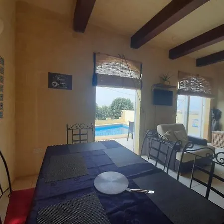 Sunsets Farmhouse, Gozo Feriehus Nadur