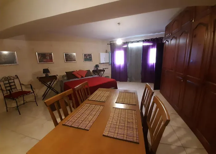 Sunsets Farmhouse, Gozo Дом отдыха Надур