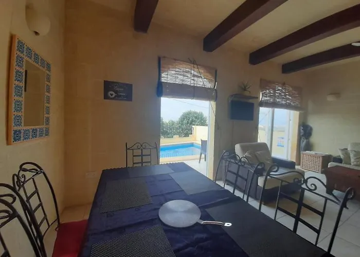Sunsets Farmhouse, Gozo Дом отдыха Надур